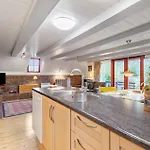 3 Bedroom Lovely In Henne Holiday home