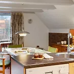 Сasa de vacaciones 3 Bedroom Lovely In Henne
