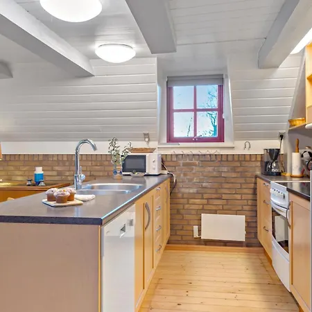 3 Bedroom Lovely In Henne